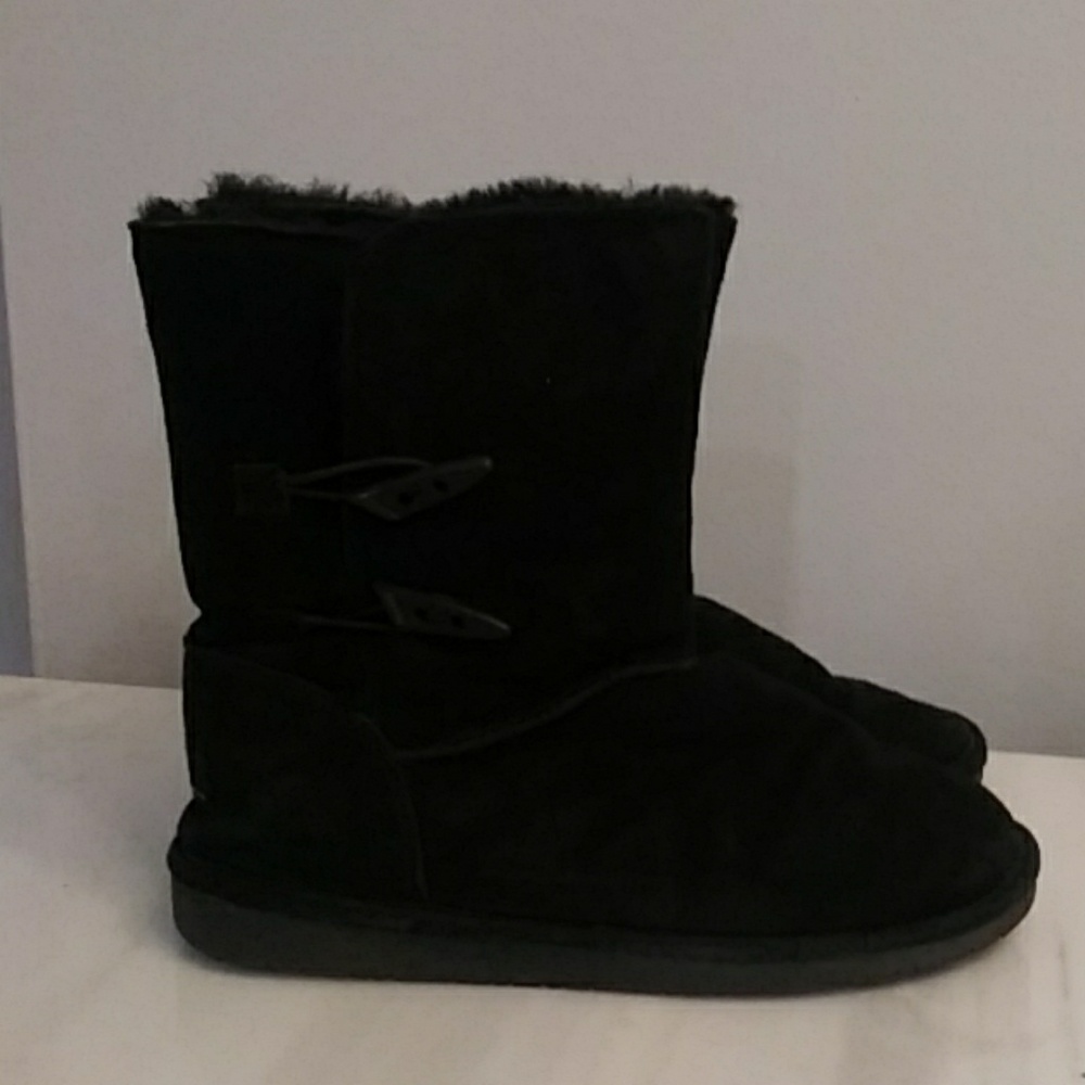 Boots - Picture 2 of 7
